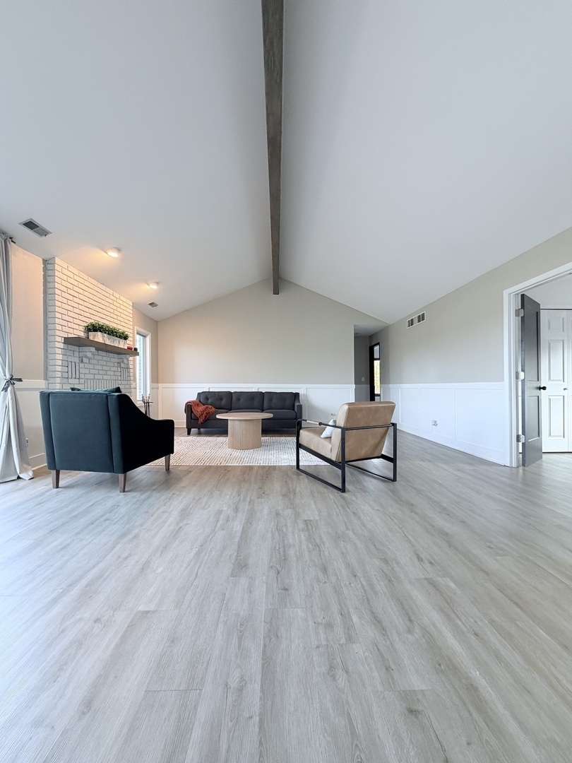 1670 N Douglas Court