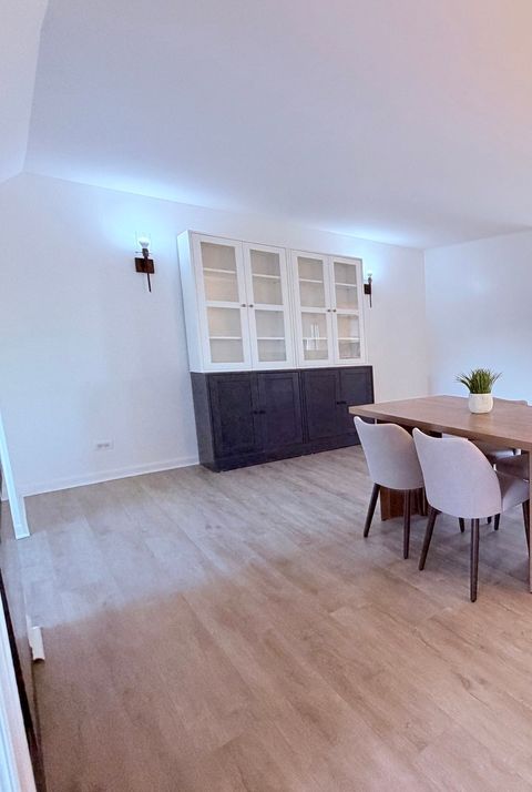 Tiny photo for 1670 N Douglas Court, Arlington Heights, IL 60004 (MLS # 12553416)