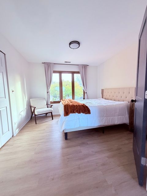 Tiny photo for 1670 N Douglas Court, Arlington Heights, IL 60004 (MLS # 12553416)