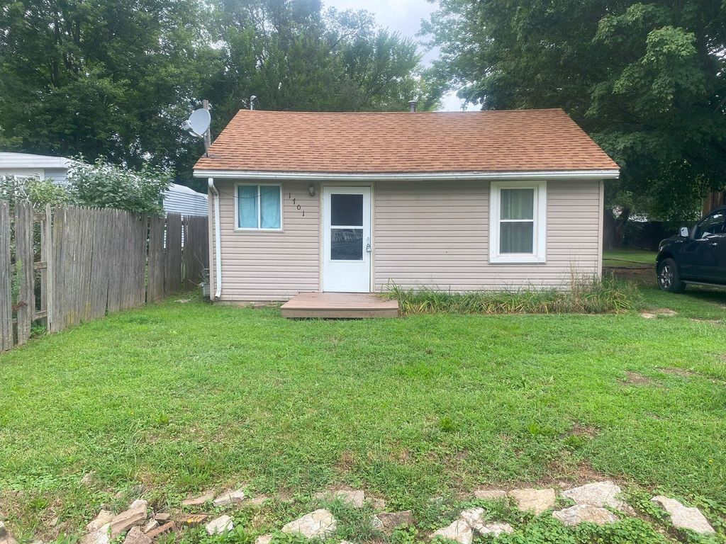 Photo for 1701 English Street, Rock Falls, IL 61071 (MLS # 12482864)