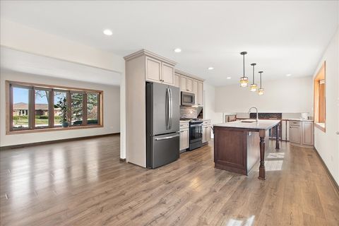 Tiny photo for 13608 Glen Eagle Court, Orland Park, IL 60462 (MLS # 12599281)