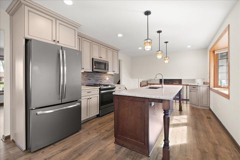 Tiny photo for 13608 Glen Eagle Court, Orland Park, IL 60462 (MLS # 12599281)