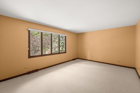 Tiny photo for 9 Buckingham Drive, Sugar Grove, IL 60554 (MLS # 12687602)