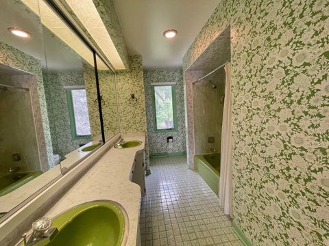 Tiny photo for 9 Buckingham Drive, Sugar Grove, IL 60554 (MLS # 12687602)