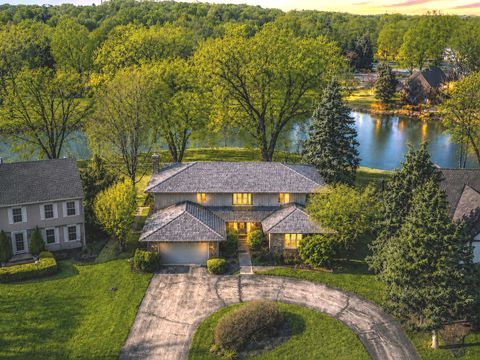 Photo of 9 Buckingham Drive, Sugar Grove, IL 60554 (MLS # 12687602)