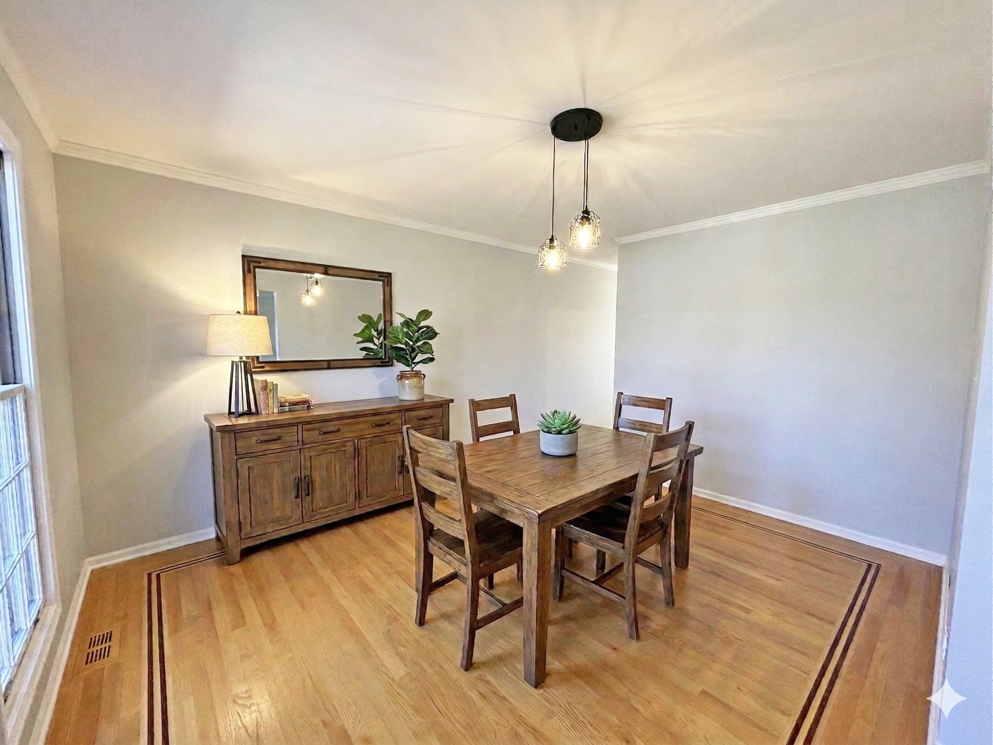 619 Lexington Square W