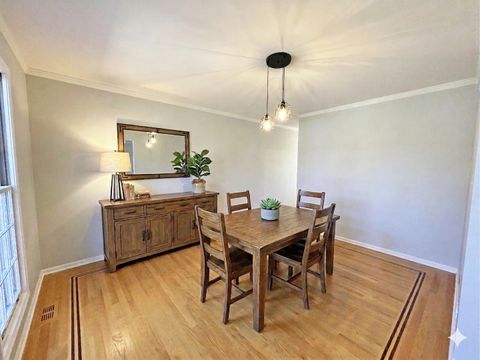 Tiny photo for 619 Lexington Square W, Gurnee, IL 60031 (MLS # 12611810)