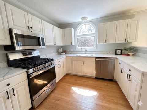 Tiny photo for 619 Lexington Square W, Gurnee, IL 60031 (MLS # 12611810)