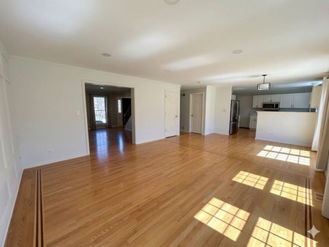 Tiny photo for 619 Lexington Square W, Gurnee, IL 60031 (MLS # 12611810)