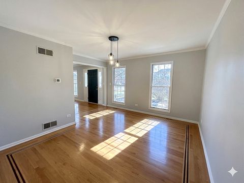 Tiny photo for 619 Lexington Square W, Gurnee, IL 60031 (MLS # 12611810)