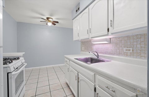 Tiny photo for 1500 Robin Circle #306, Hoffman Estates, IL 60169 (MLS # 12763456)