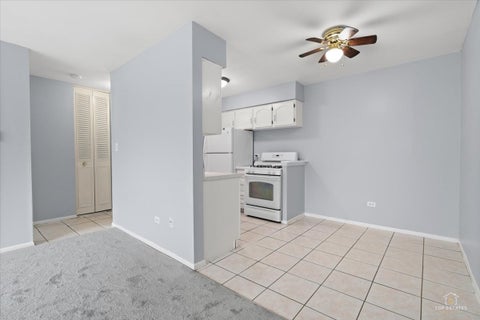 Tiny photo for 1500 Robin Circle #306, Hoffman Estates, IL 60169 (MLS # 12763456)