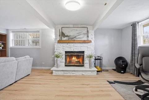 Tiny photo for 394 Northgate Road, Lindenhurst, IL 60046 (MLS # 12593828)