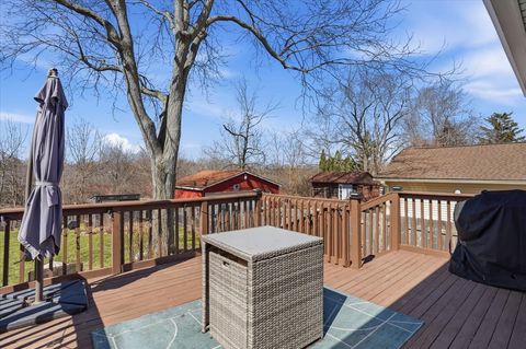 Tiny photo for 394 Northgate Road, Lindenhurst, IL 60046 (MLS # 12593828)