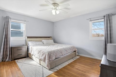 Tiny photo for 394 Northgate Road, Lindenhurst, IL 60046 (MLS # 12593828)