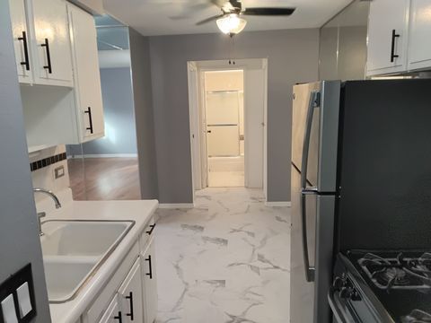 Tiny photo for 1060 W Hollywood Avenue #502, Chicago, IL 60660 (MLS # 12529224)