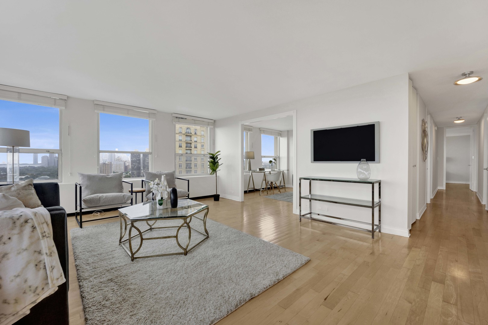 2626 N Lakeview Avenue 2103