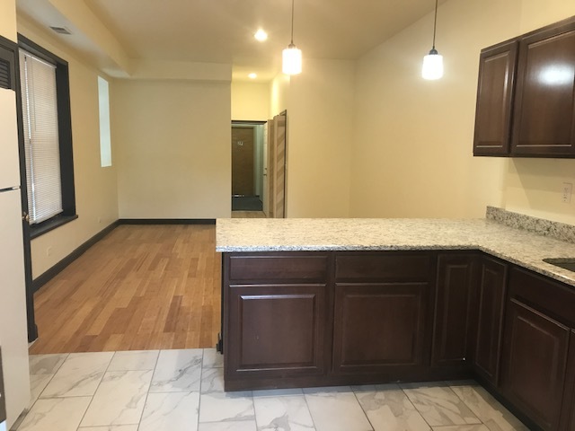 901 W Belmont Avenue