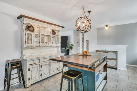 Tiny photo for 535 Thompson Avenue, Winthrop Harbor, IL 60096 (MLS # 12592965)