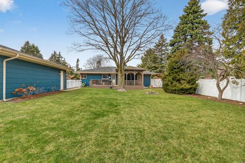 Tiny photo for 535 Thompson Avenue, Winthrop Harbor, IL 60096 (MLS # 12592965)