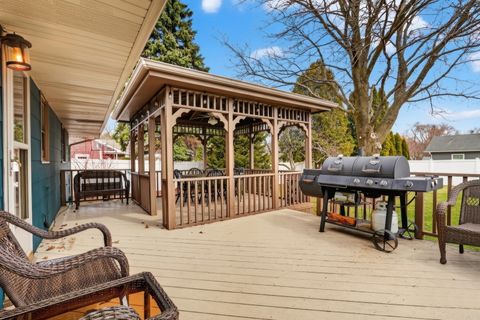 Tiny photo for 535 Thompson Avenue, Winthrop Harbor, IL 60096 (MLS # 12592965)