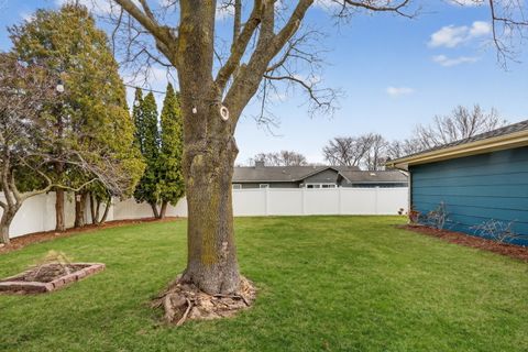 Tiny photo for 535 Thompson Avenue, Winthrop Harbor, IL 60096 (MLS # 12592965)