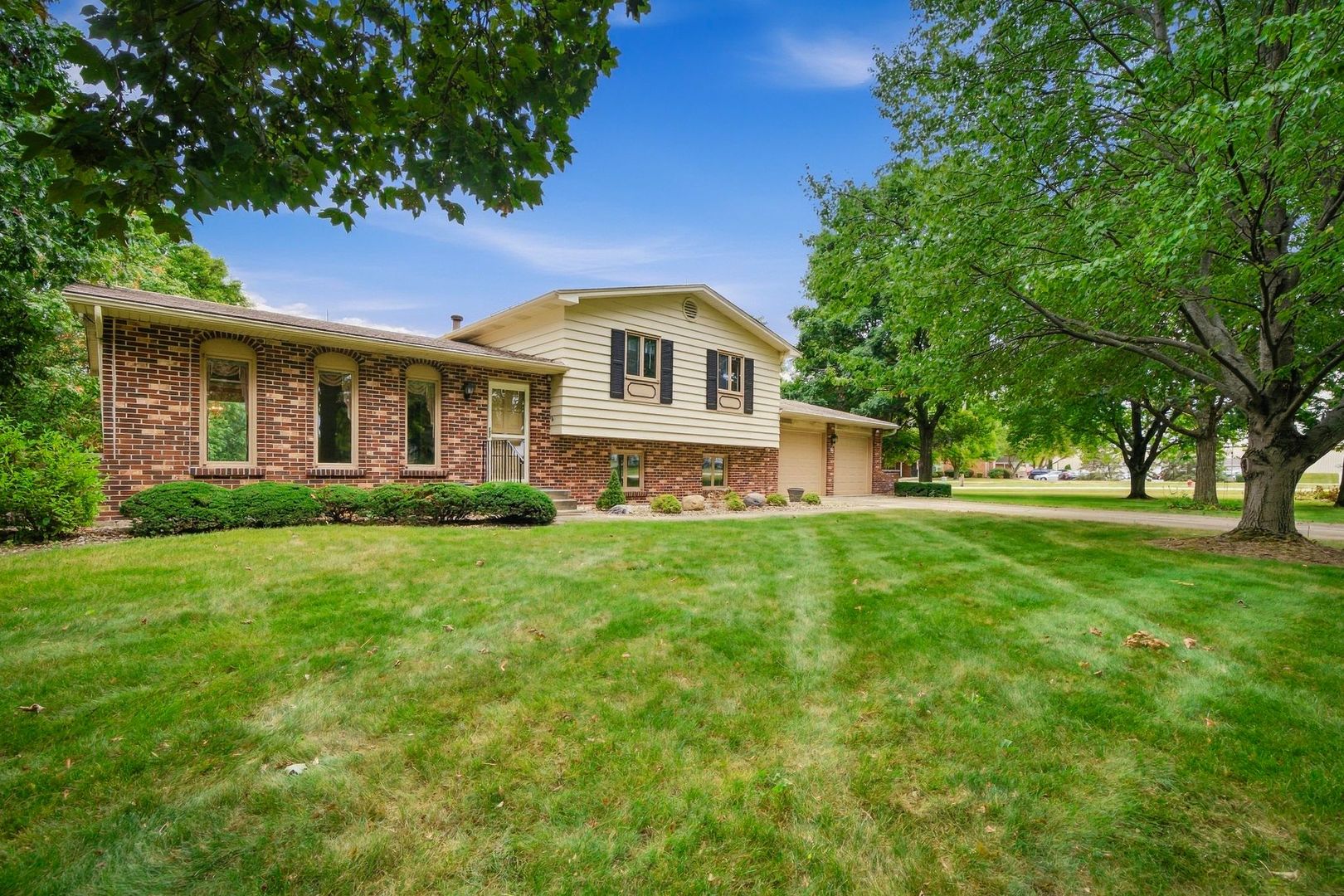 8 Hawthorne Drive