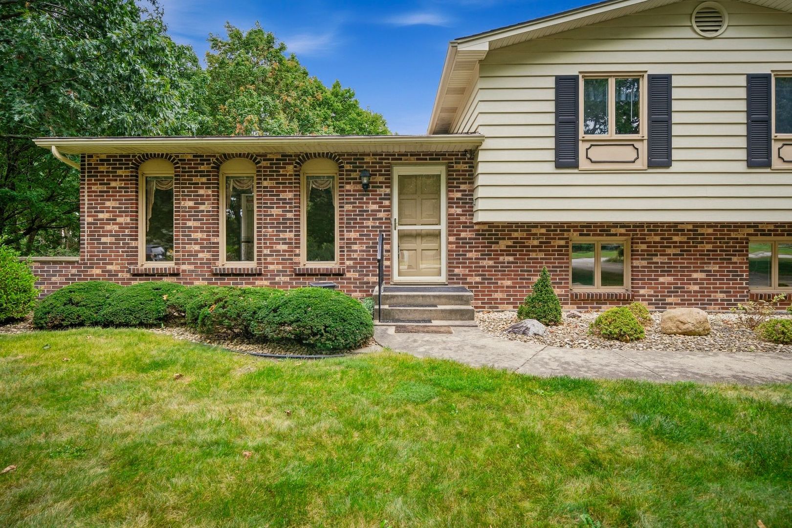 8 Hawthorne Drive