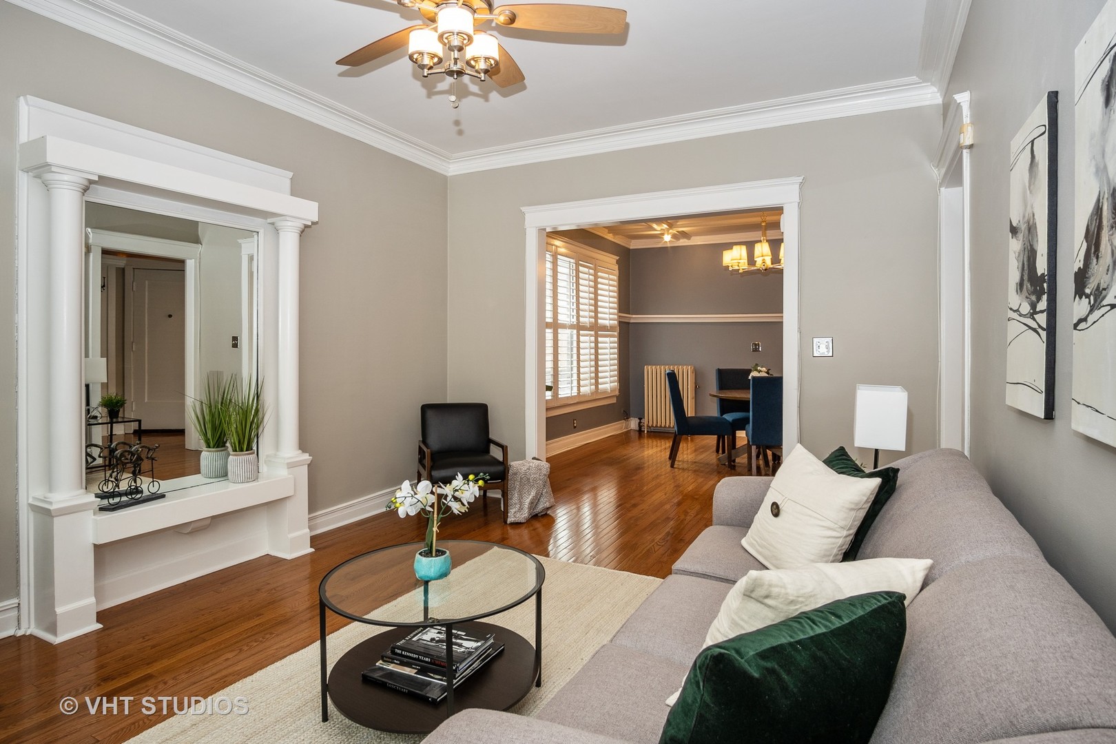 1208 W WAVELAND Avenue 1