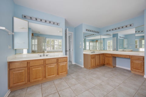Tiny photo for 695 Easton Lane, Elk Grove Village, IL 60007 (MLS # 12723529)