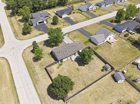 Tiny photo for 5708 Pierce Lane, South Beloit, IL 61080 (MLS # 12651838)