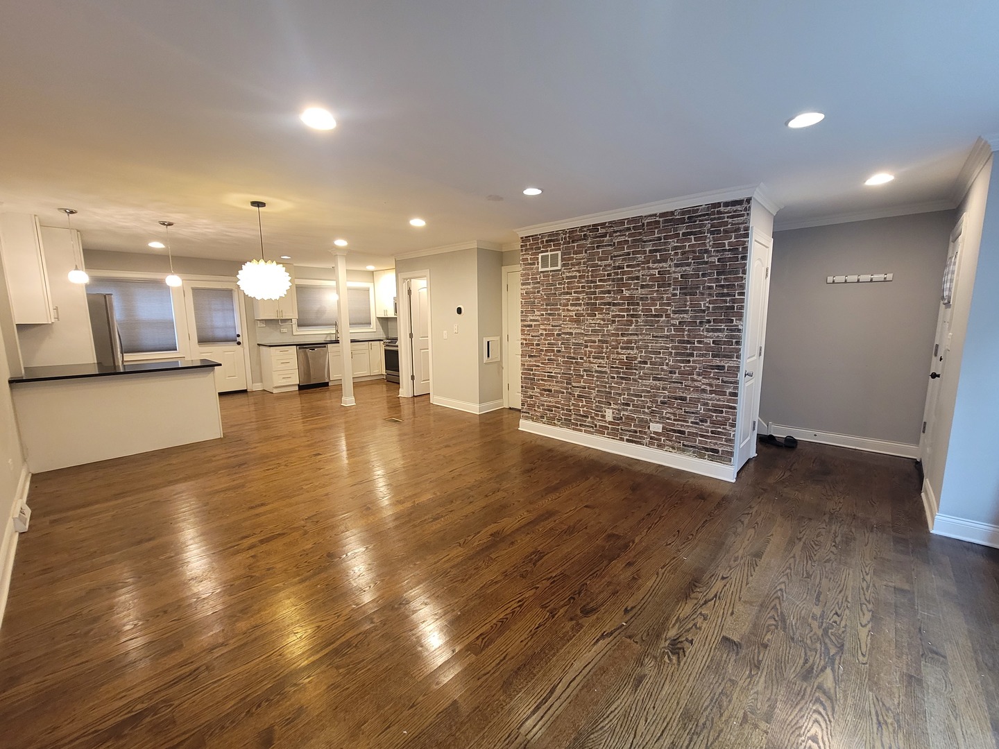 2036 W MORSE Avenue D