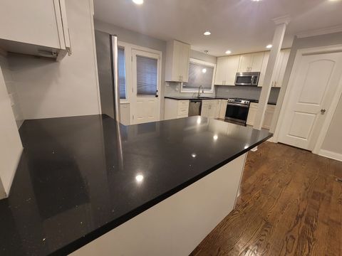 Tiny photo for 2036 W MORSE Avenue #D, Chicago, IL 60645 (MLS # 12490715)