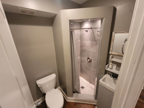 Tiny photo for 2036 W MORSE Avenue #D, Chicago, IL 60645 (MLS # 12490715)