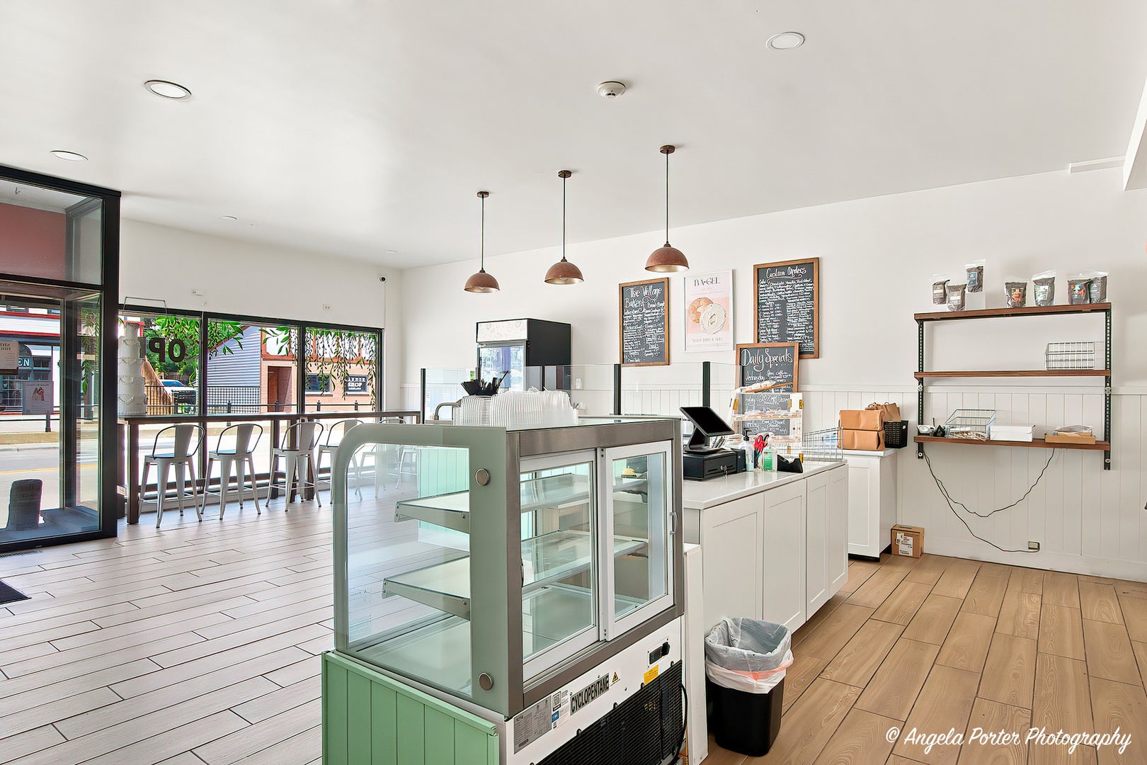 27 E Grand Avenue