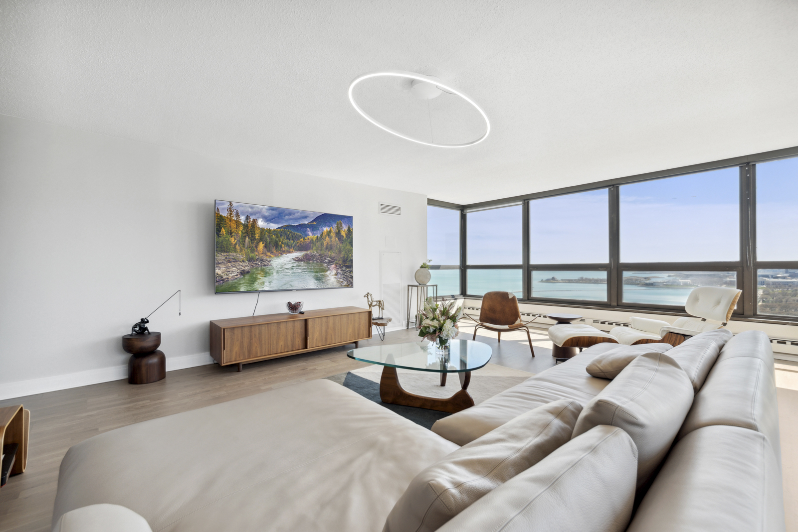 360 E RANDOLPH Street 2903