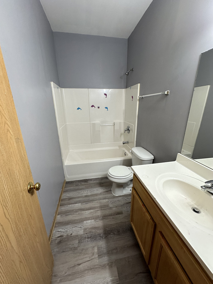 4316 W Gladys Avenue