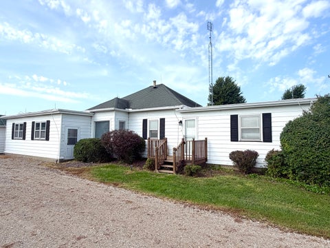 Tiny photo for 82 N 23rd Road, Peru, IL 61354 (MLS # 12735097)