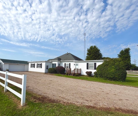 Photo of 82 N 23rd Road, Peru, IL 61354 (MLS # 12735097)