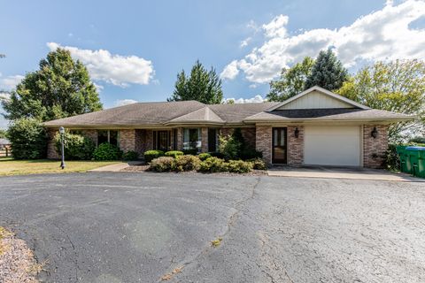 Tiny photo for 154 E US Highway 34, Mendota, IL 61342 (MLS # 12407098)