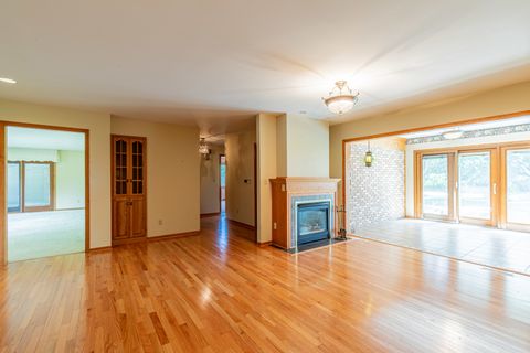 Tiny photo for 154 E US Highway 34, Mendota, IL 61342 (MLS # 12407098)