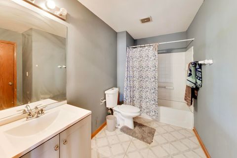 Tiny photo for 1669 Montclair Drive, Elgin, IL 60123 (MLS # 12663061)