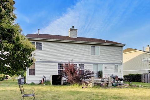 Tiny photo for 1669 Montclair Drive, Elgin, IL 60123 (MLS # 12663061)