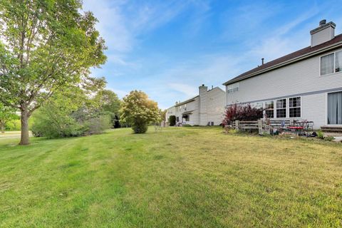 Tiny photo for 1669 Montclair Drive, Elgin, IL 60123 (MLS # 12663061)