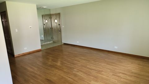 Tiny photo for 720 Ambleside Road, Des Plaines, IL 60016 (MLS # 12471325)