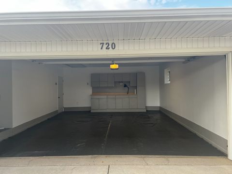 Tiny photo for 720 Ambleside Road, Des Plaines, IL 60016 (MLS # 12471325)