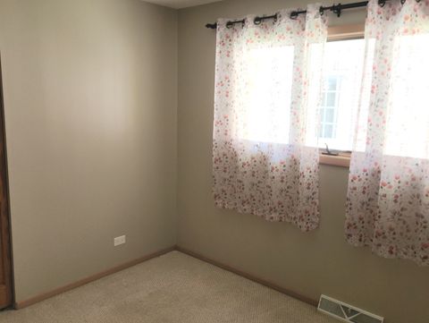 Tiny photo for 720 Ambleside Road, Des Plaines, IL 60016 (MLS # 12471325)