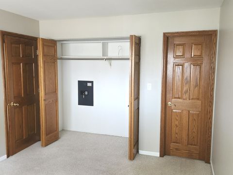 Tiny photo for 720 Ambleside Road, Des Plaines, IL 60016 (MLS # 12471325)