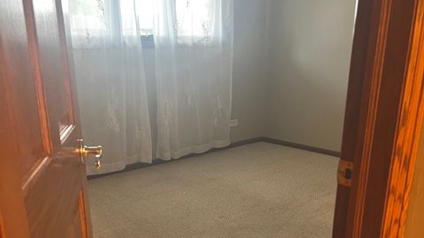 Tiny photo for 720 Ambleside Road, Des Plaines, IL 60016 (MLS # 12471325)