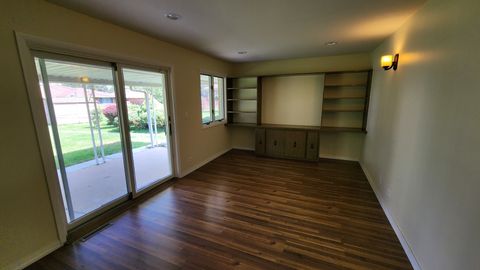 Tiny photo for 720 Ambleside Road, Des Plaines, IL 60016 (MLS # 12471325)